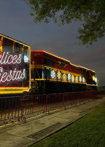 486833816_1072917381538998_9091426089728167947_n - VOZ Y OPINION tren-navideño-kansas