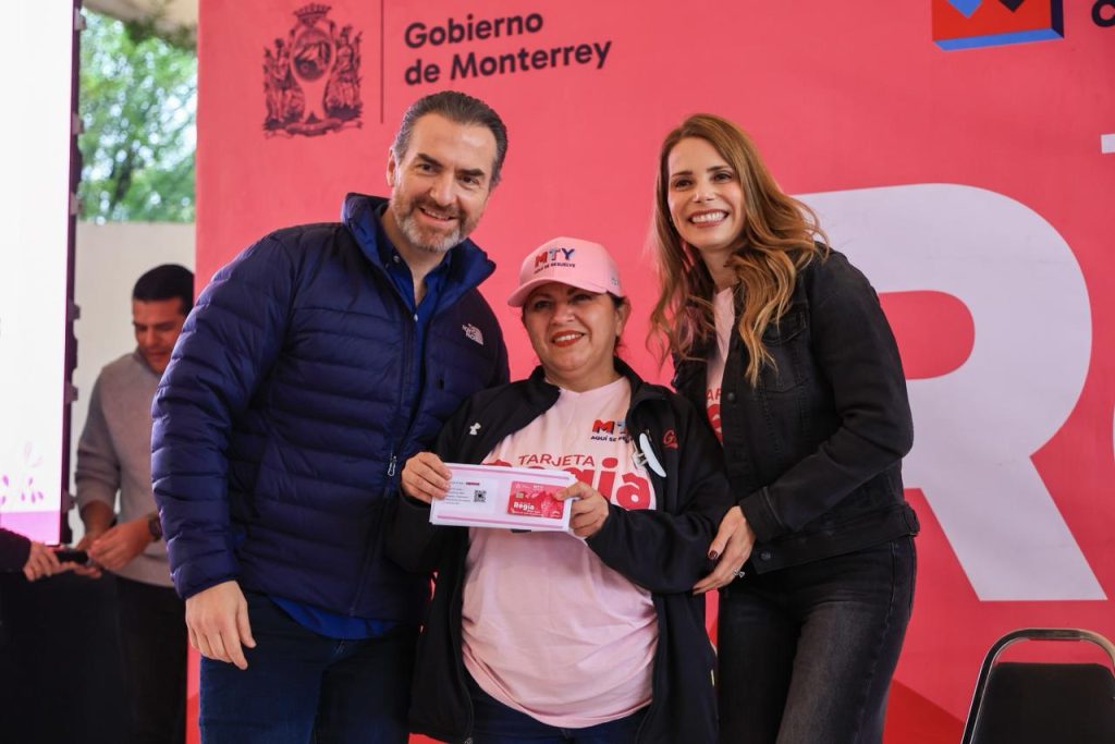 WhatsApp Image 2025-11-28 at 23537 PM 2 - VOZ Y OPINION entrega-masiva-de-la-tarjeta-regia-como-apoyo-económico-a-las-mujeres-de-monterrey