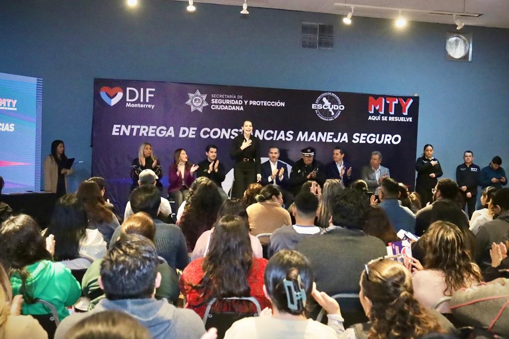 Maneja Seguro - VOZ Y OPINION Maneja-Seguro-DIF-Monterrey-clases-de-manejo-seguridad-vial-licencia-gratuita
