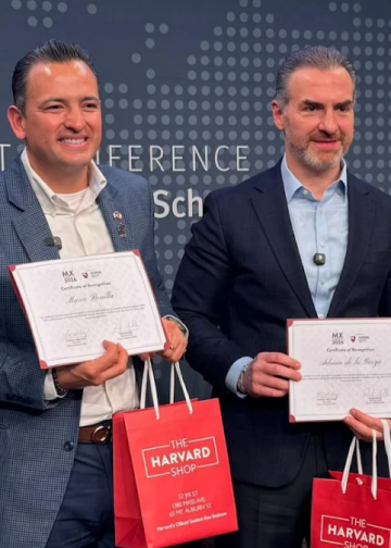 conferencia-en-harvard-alcalde-de-monterrey-gobiernos-municipales-administración-local-políticas-urbanas