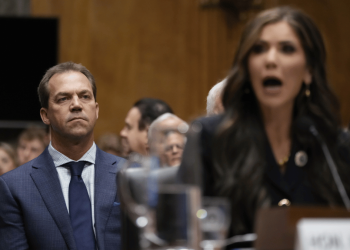 Bryon Noemjunto con su esposa Kristi