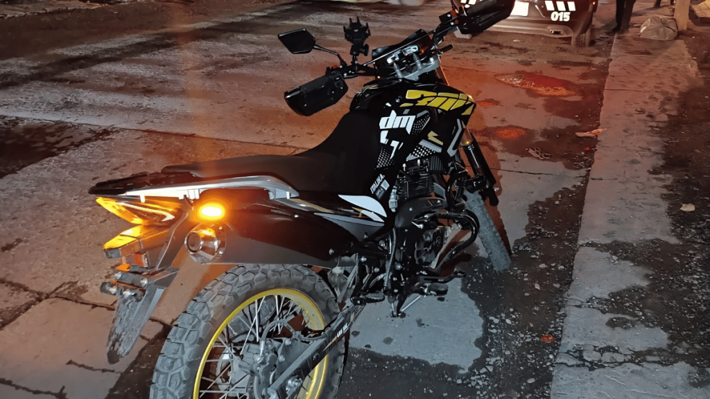 aseguran 12 envoltorios de droga en la detención de menores por motocicleta sin placas