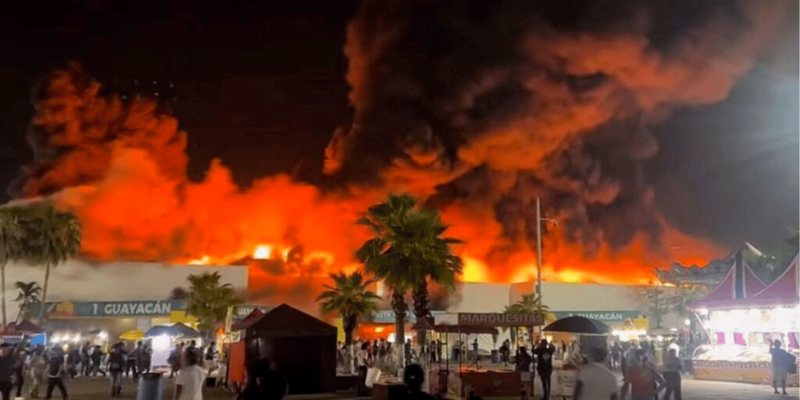 Incendio en la Feria de Tabasco provoca movilización de emergencia.