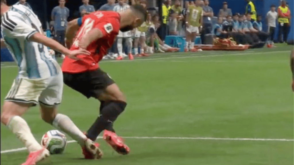 Mundial de fútbol tras polémica arbitral