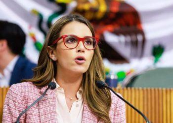 lorena de la garza denuncia samuel garcía