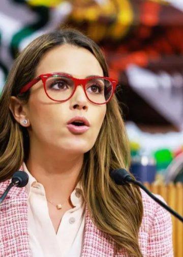 lorena de la garza denuncia samuel garcía